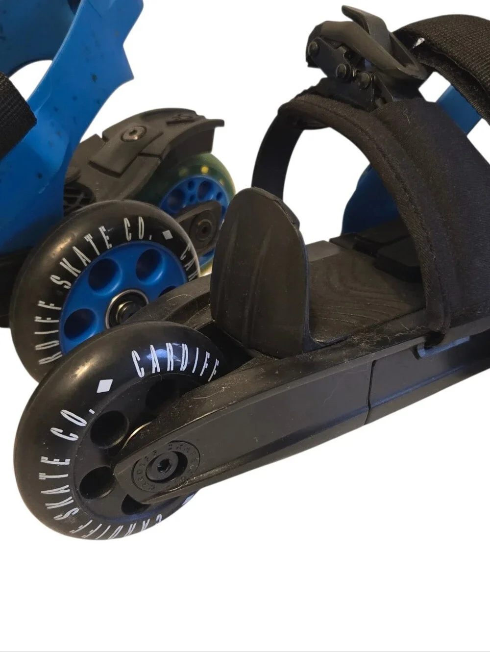 Cardiff Skate Company Cruiser Strap Step-in Skates Blue/Black, Size Adult Small